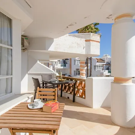 En Complejo Con Piscina, Padel Y Restaurante Con Vistas Al Golf En Mijas - Matchroom 83 *