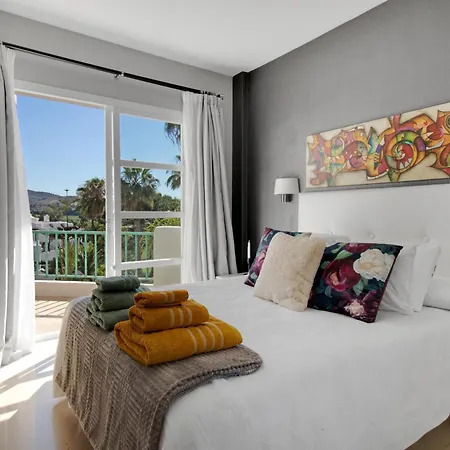 En Complejo Con Piscina, Padel Y Restaurante Con Vistas Al Golf En Mijas - Matchroom 83
