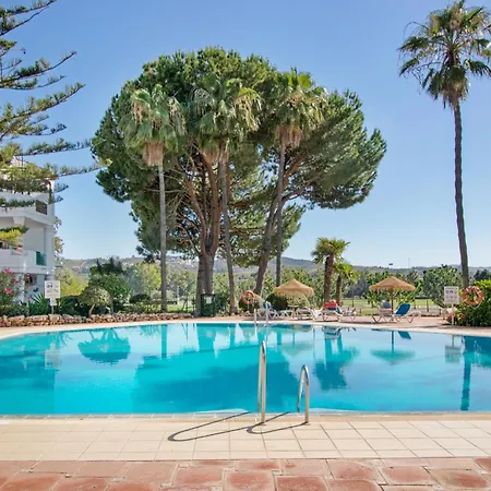 En Complejo Con Piscina, Padel Y Restaurante Con Vistas Al Golf En Mijas - Matchroom 83
